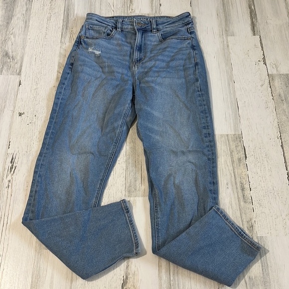 American Eagle Mom Jeans Size 4 - Picture 4 of 8